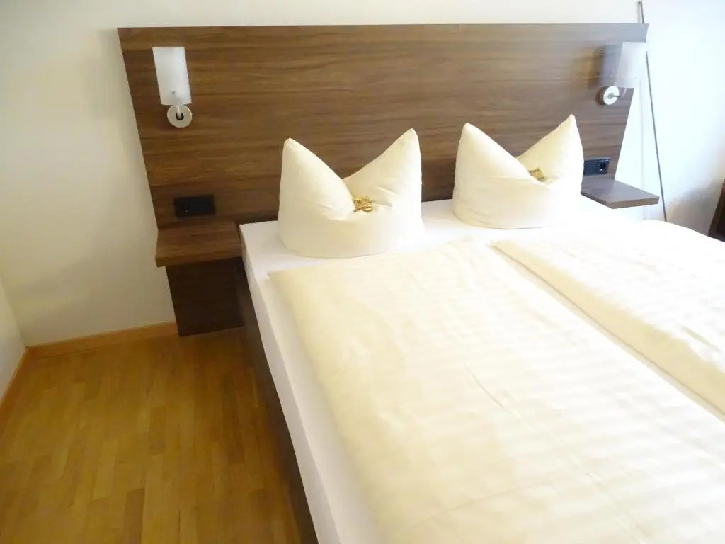 Standard Double room (full double bed)