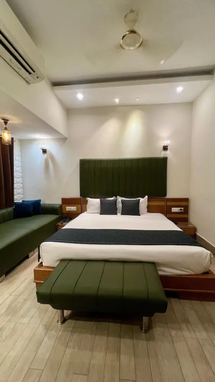 Gopinath The Grand - Chambres