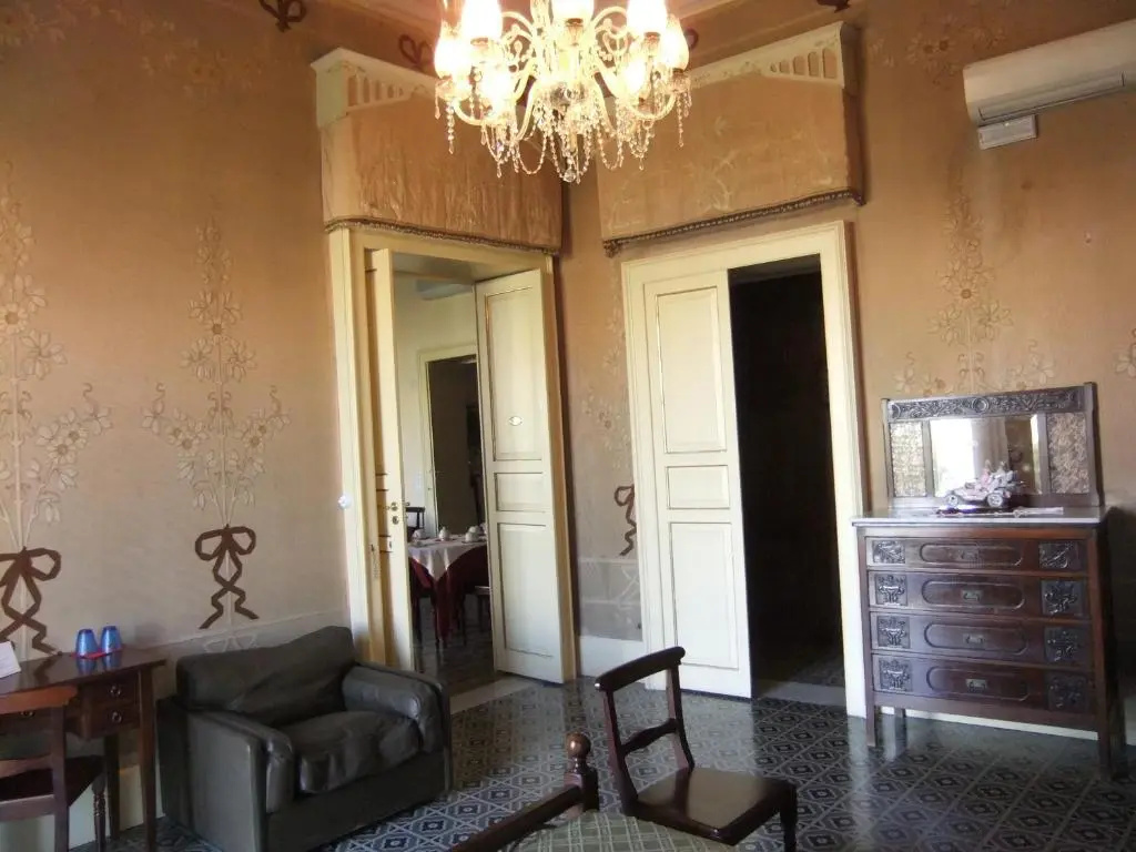 Standard Double room with balcony (full double bed)