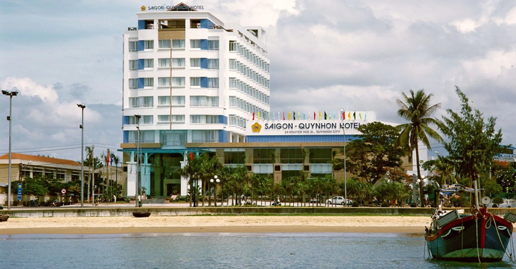 Beach & Waterfront