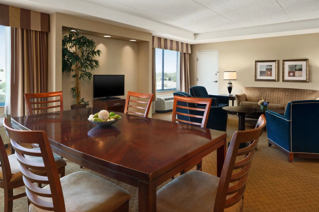 The Woodlands Plaza Toledo Hotel