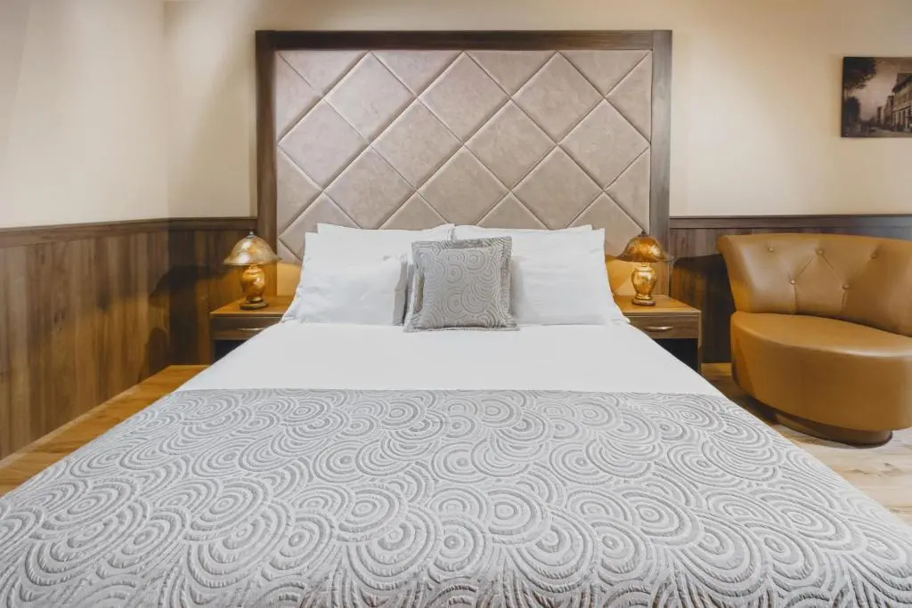 Komló Hotel Gyula - Chambres