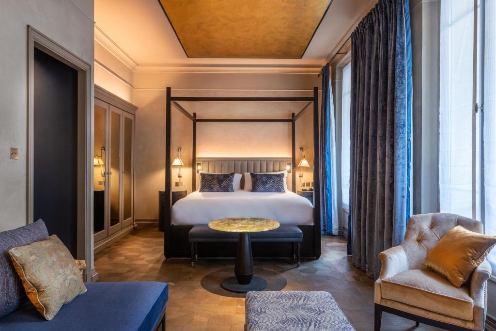 Hôtel de Montesquieu 83