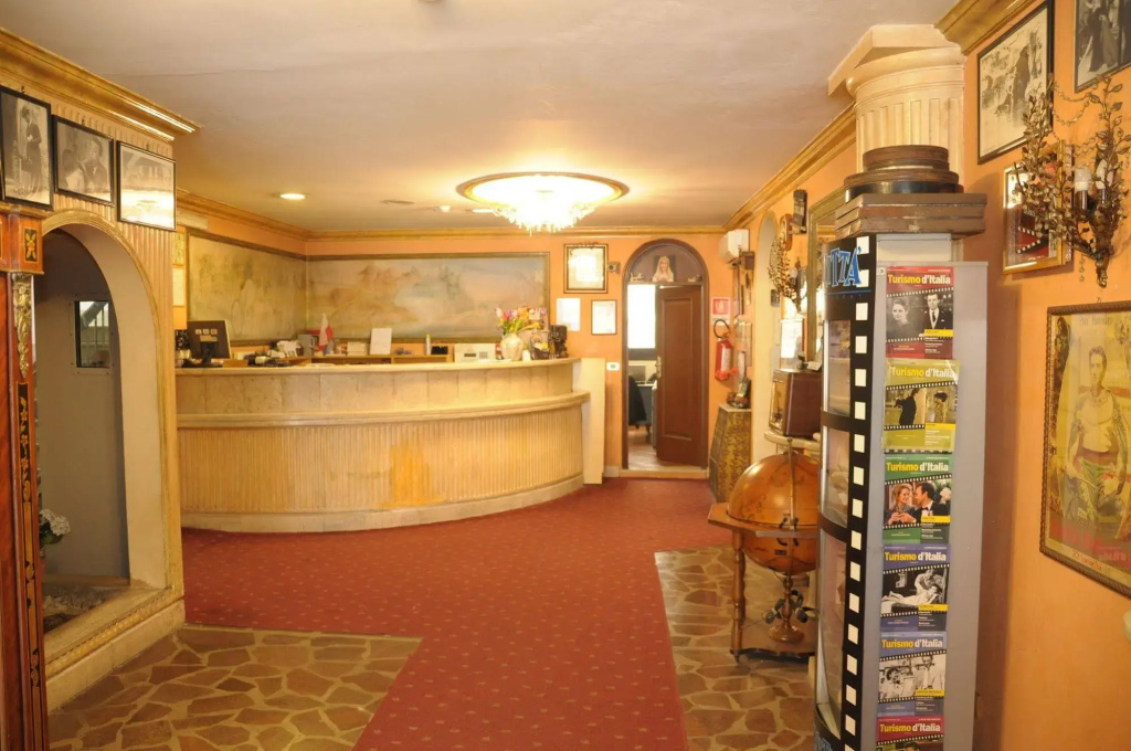 Hotel photo 12