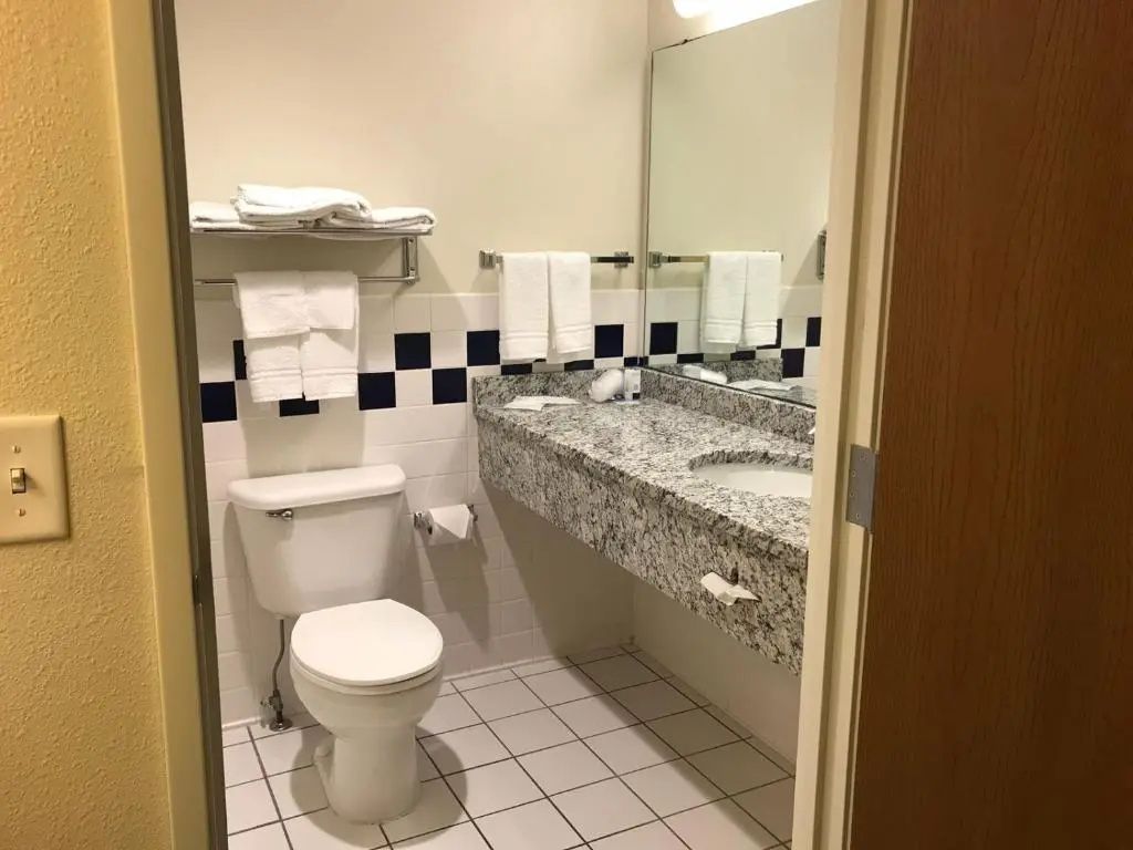 AmericInn by Wyndham Hotel and Suites Long Lake - Chambres