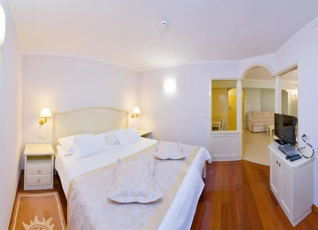 Luxury Studio