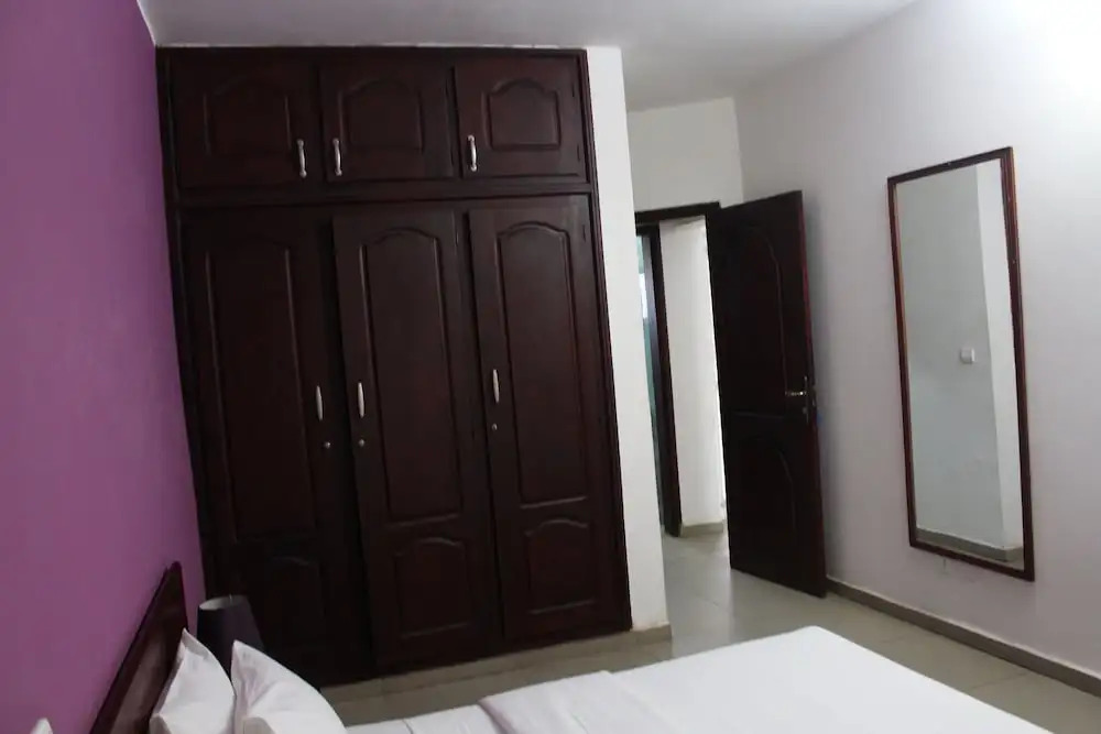 Double Suite full double bed