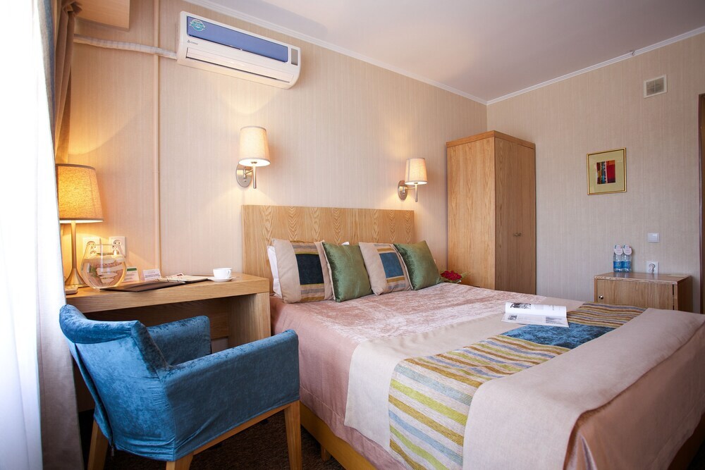 Двухместный номер Standard двуспальная кровать в Club Hotel Dostuk