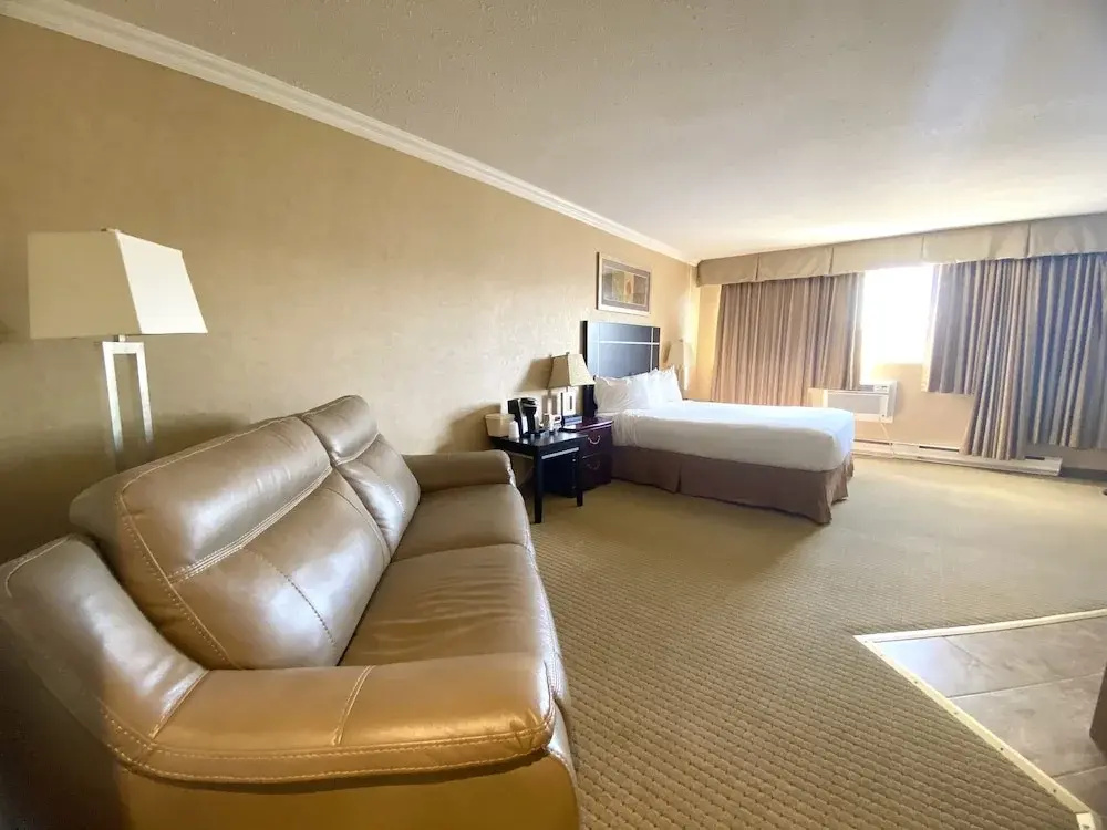 Lobby & Reception