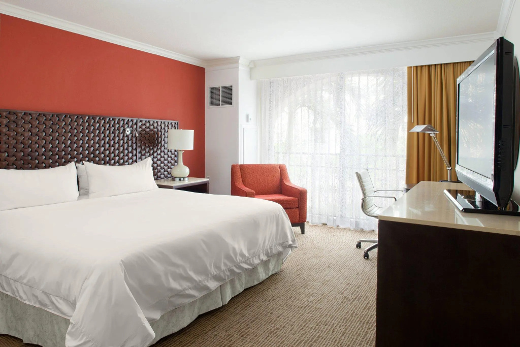 Standard Double room with partial view (full double bed)