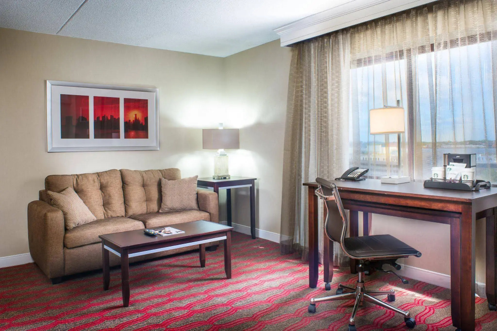 DoubleTree by Hilton New York LaGuardia Airport - Général