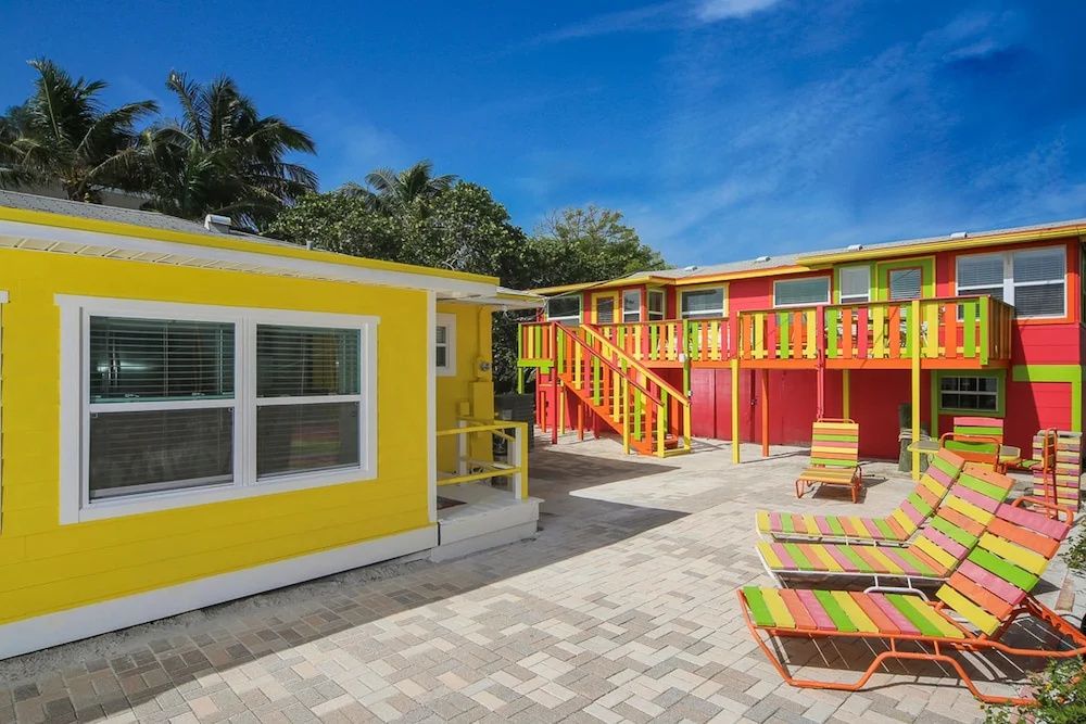 Tropical Breeze Apartment 2