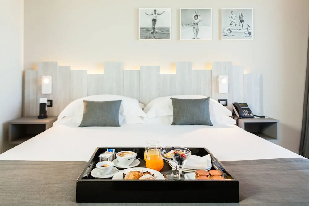 Executive Quadruple room with land view