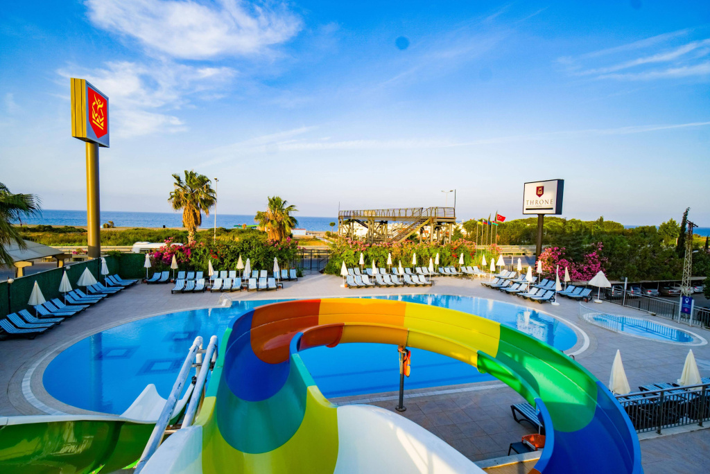 Throne Beach Resort & Spa - 4
