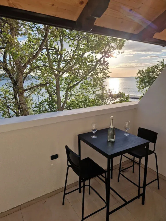 Standard room with balcony and oceanfront