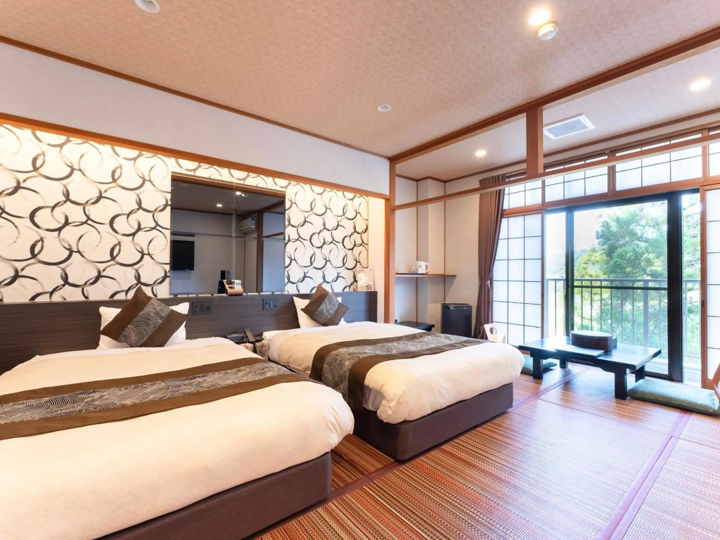 Livemax Resort Yuhigaura Kitu Onsen — 3