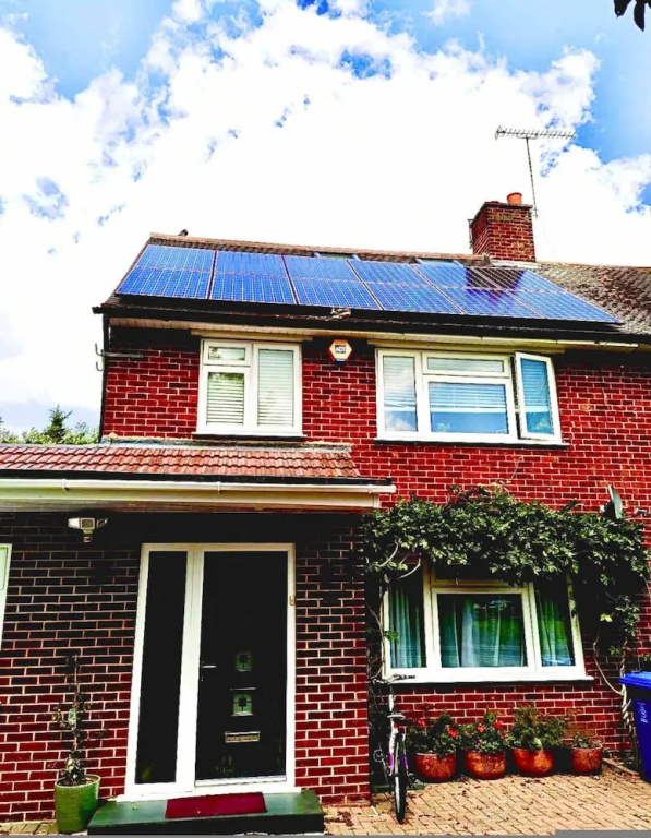 Windsor 5-bed House - Stroll to Castle - Sleeps 13