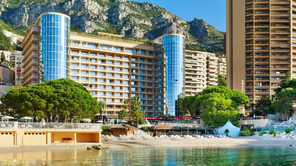 Beach & Waterfront
