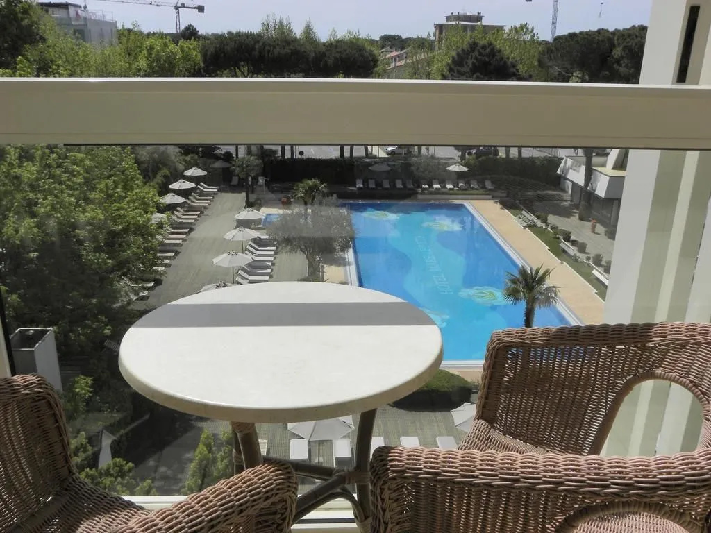 Balcony & Terrace