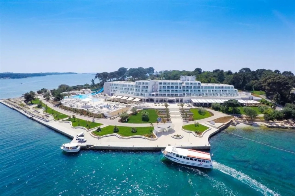 Beach & Waterfront