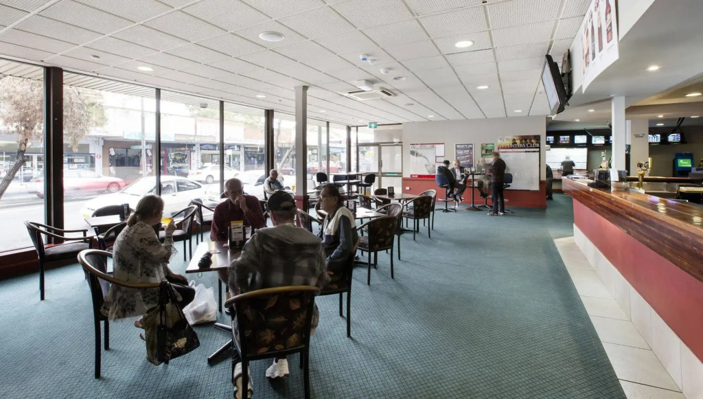 Villawood Hotel - Général