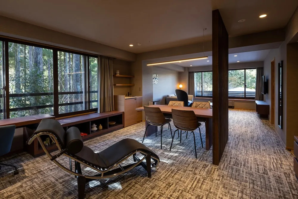 Suite with land view
