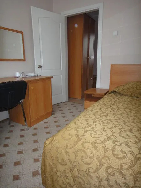 Economy room