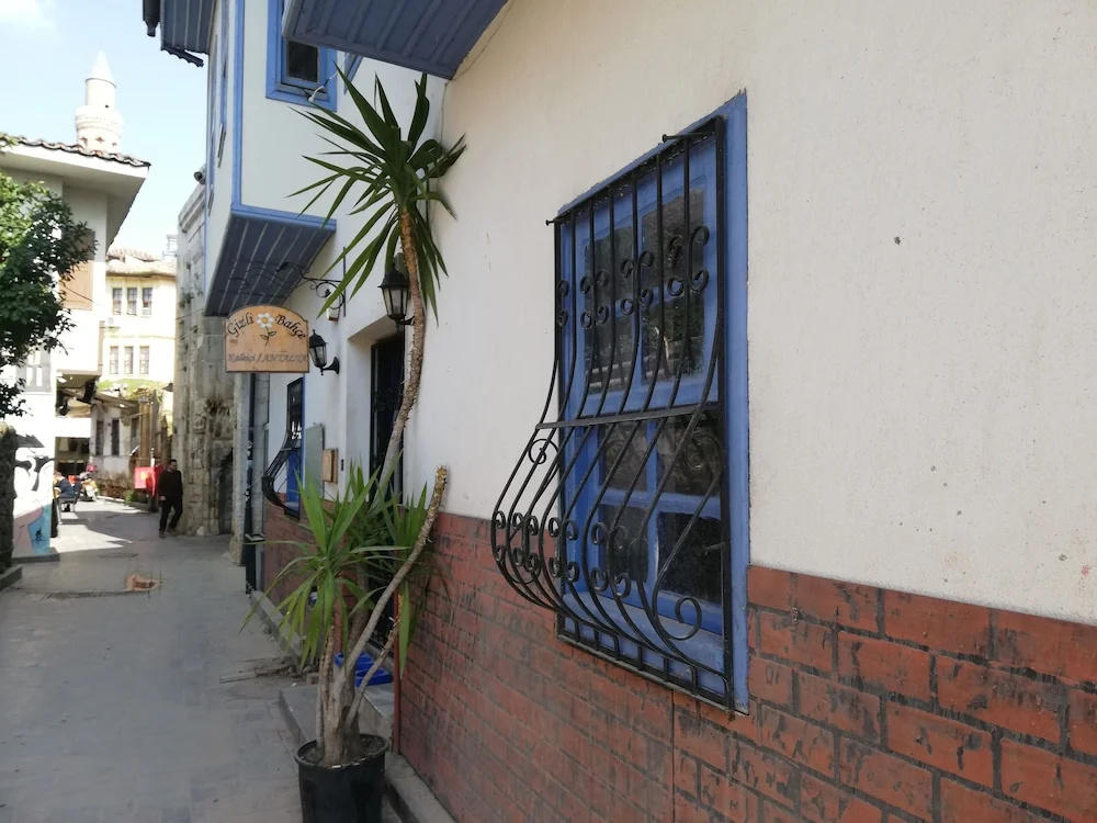 Gizli Bahce