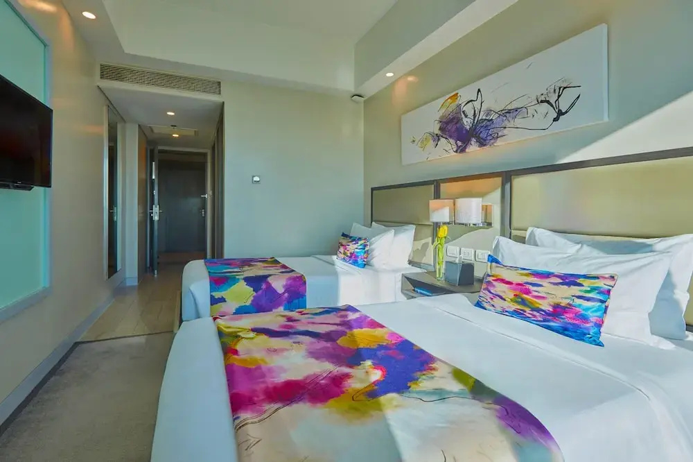 Standard with Access to Pool and Gym Double room (twin beds)
