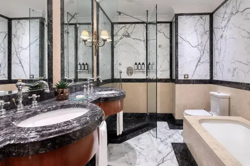 Двухместный номер Classic двуспальная кровать в Hotel Grande Bretagne, a Luxury Collection Hotel, Athens