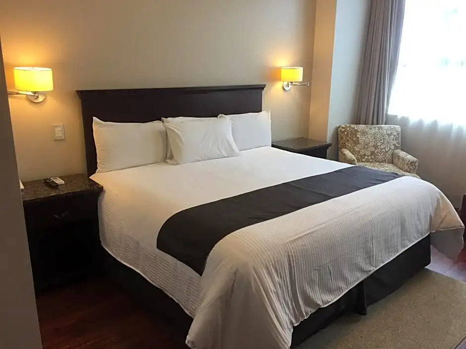 Double Suite (full double bed)
