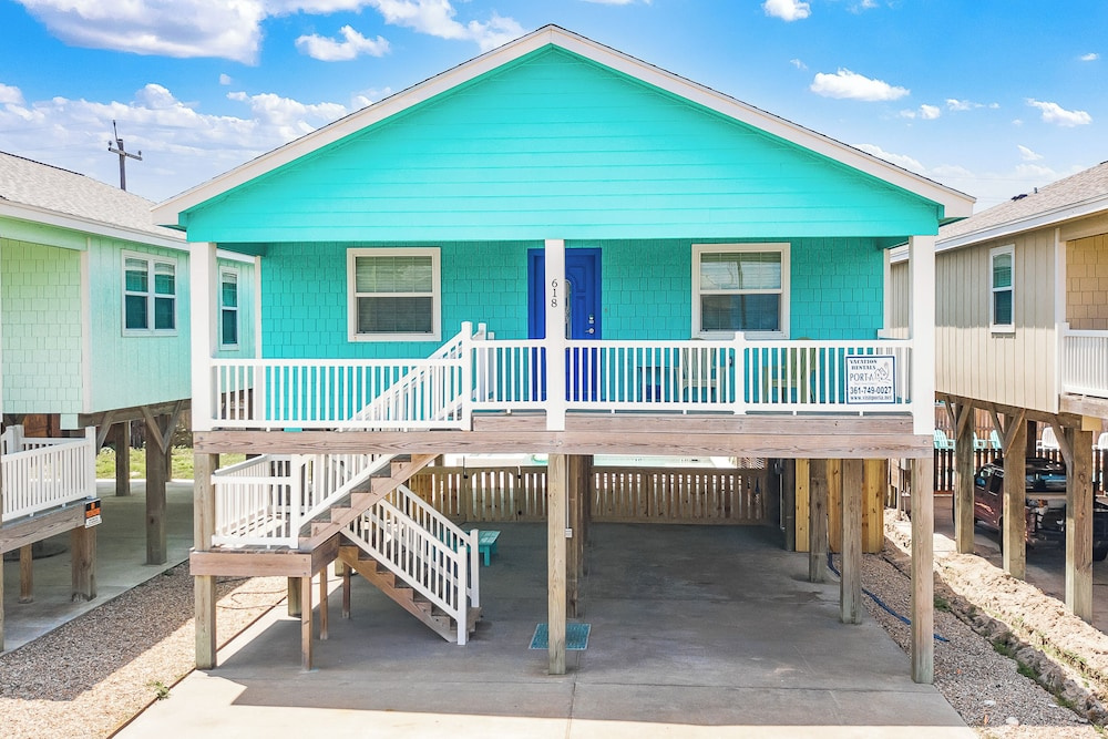 Boogie Board Bungalow - Pet Friendly! Private Pool!