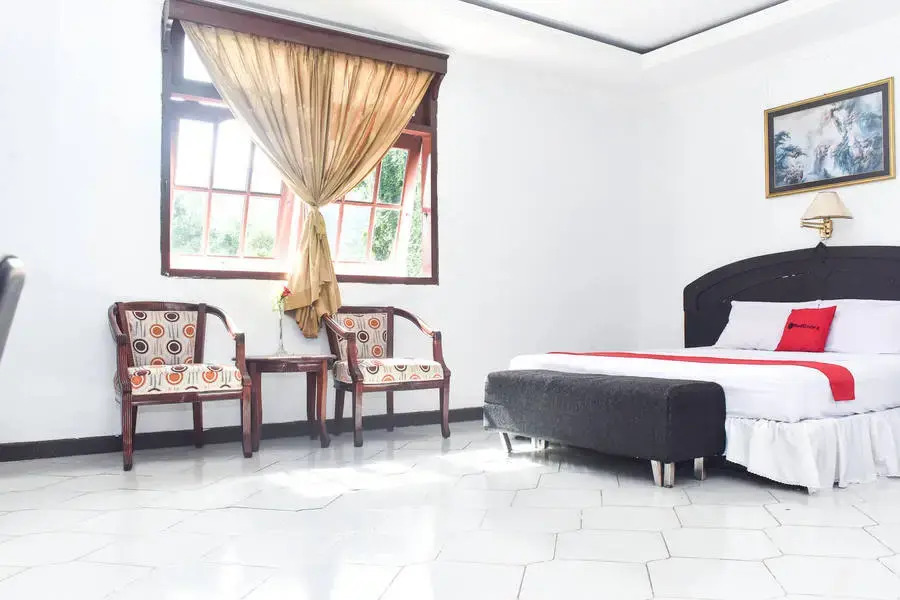 RedDoorz Plus @ Tirta Kencana Hotel — фото 3