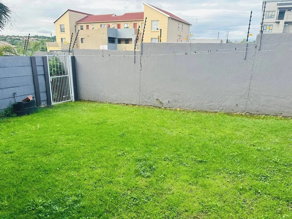 Stylish Vorna Valley Apartment Comfort and Convenience in Midrand