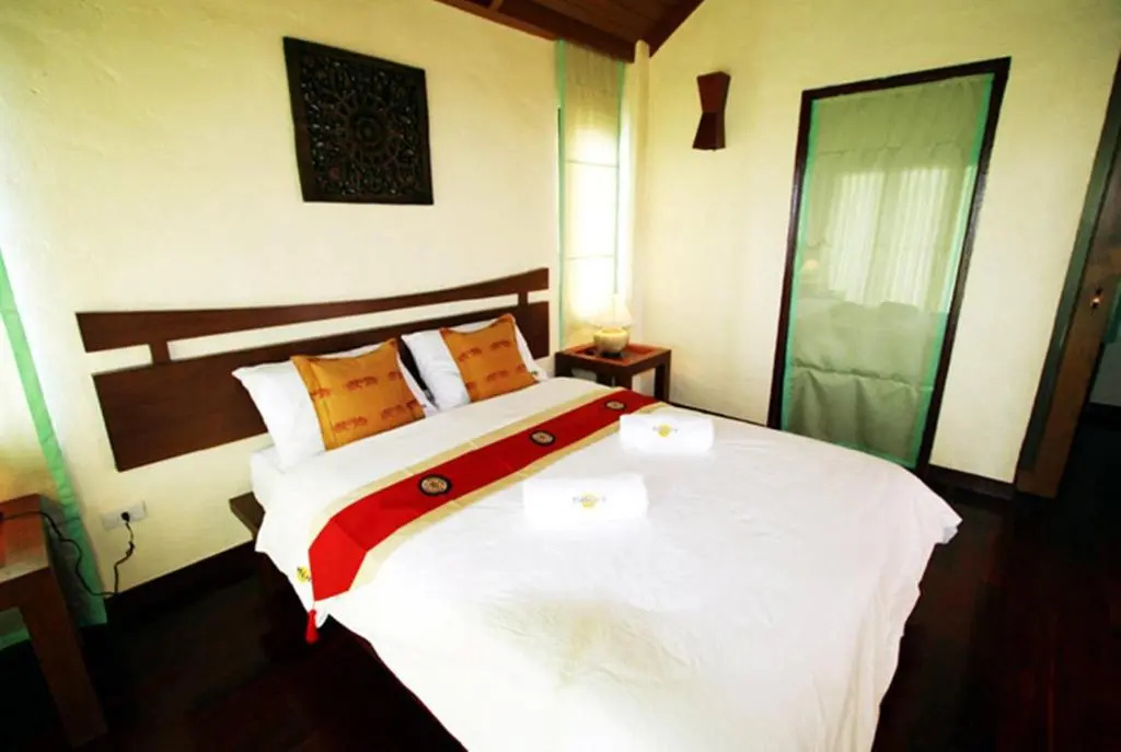 Deluxe Double room with sea view (full double bed)
