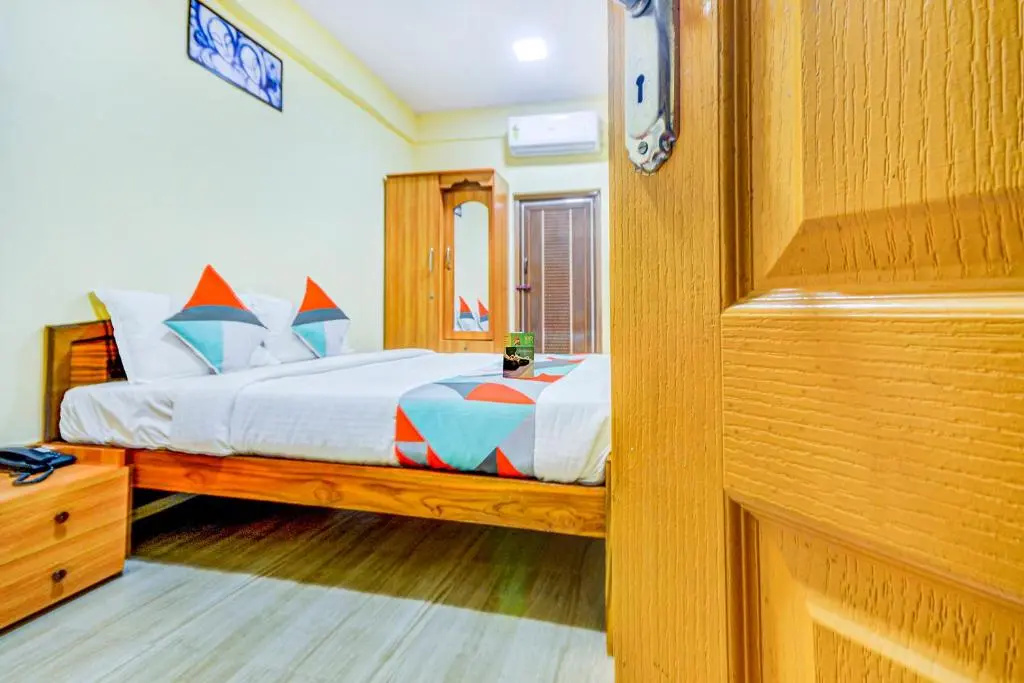 Deluxe Double room (full double bed)