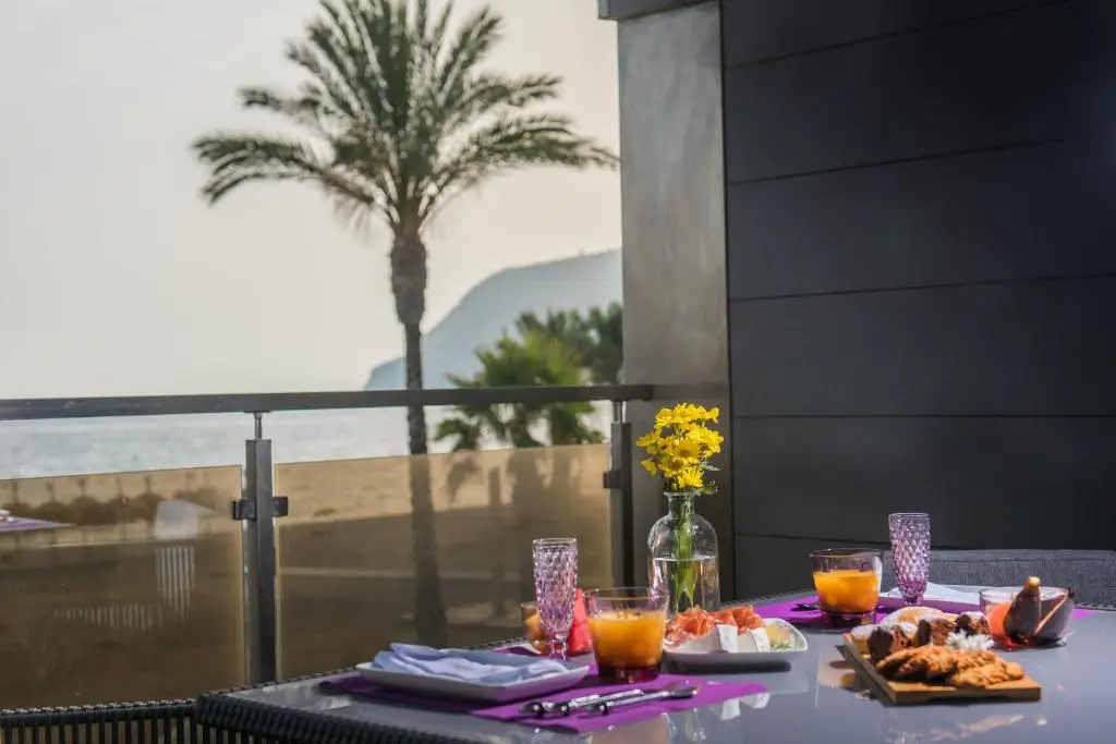 Junior Suite with partial sea view