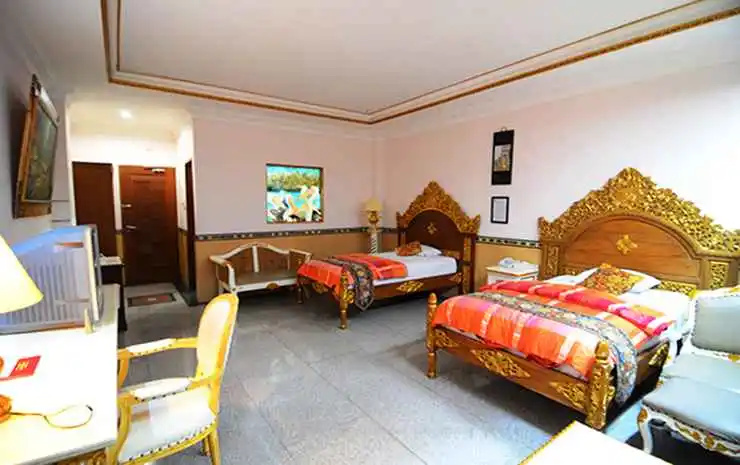 Lobby & Reception