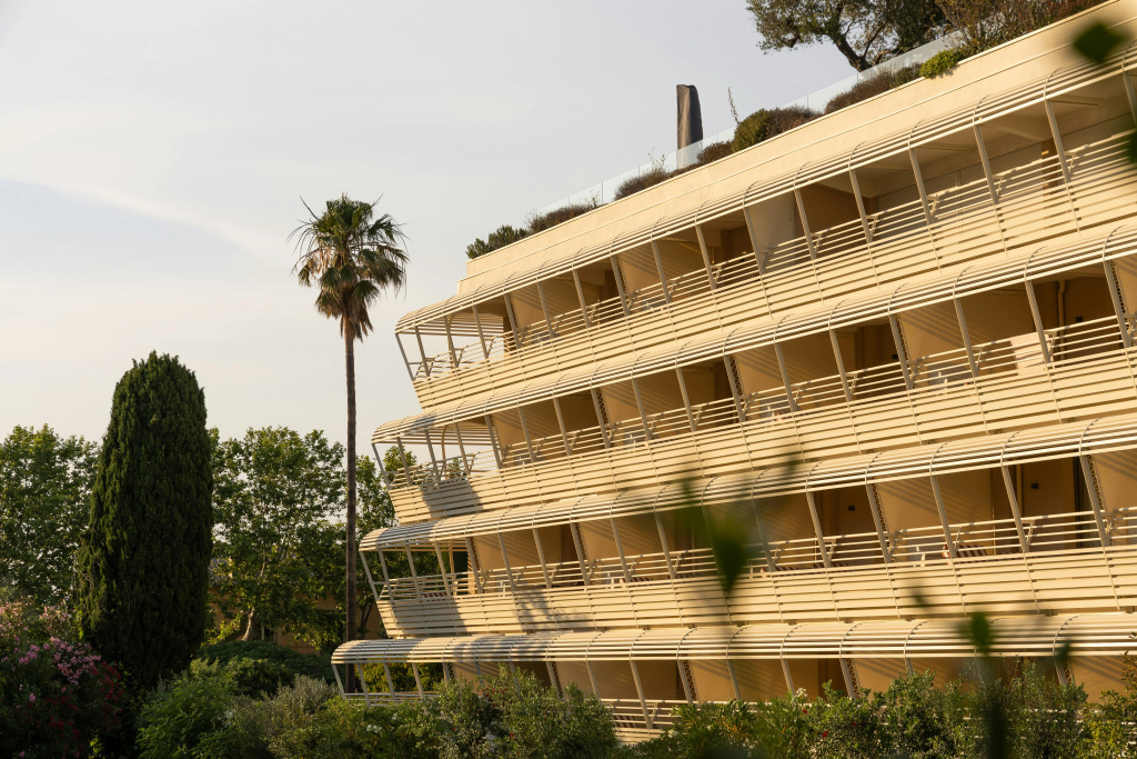 Hotel Ventura Saint-Tropez, Tapestry Collection By Hilton