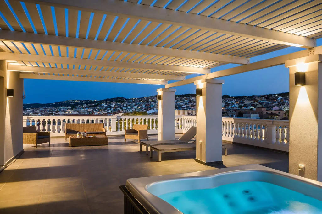 Master Suite with panoramic sea view