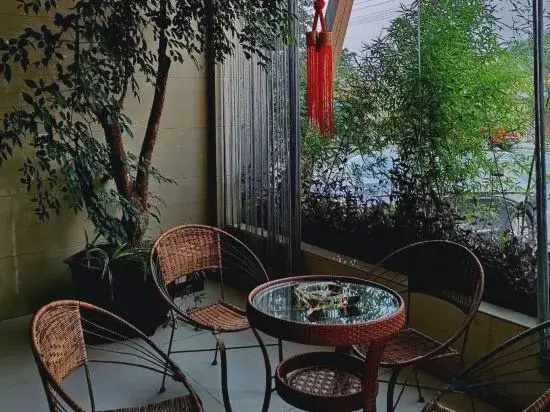 Honghe Lotus Inn