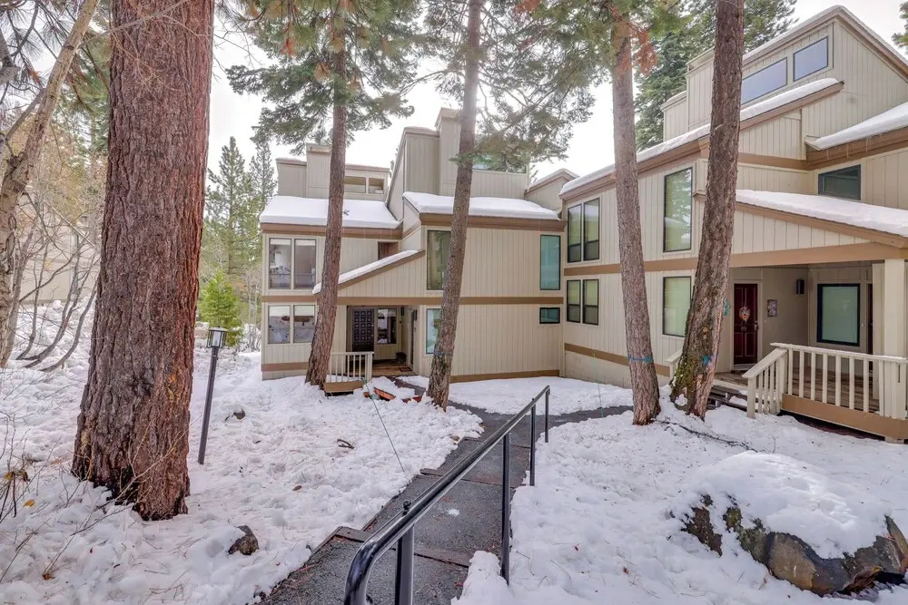 8 Mi to Northstar Slopes: Tahoe Gem w/ Fireplace