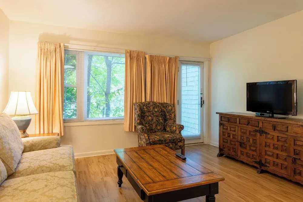 2 Bedrooms Cottage