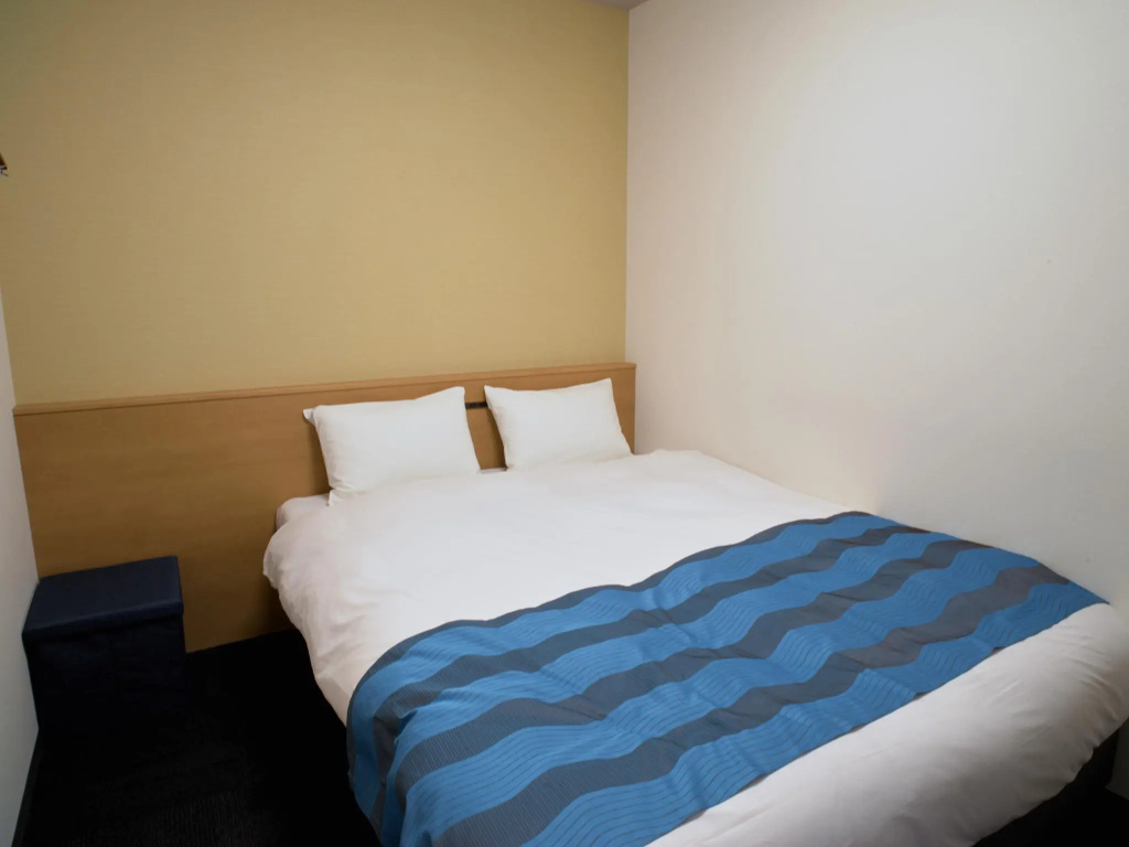 Double room (full double bed)