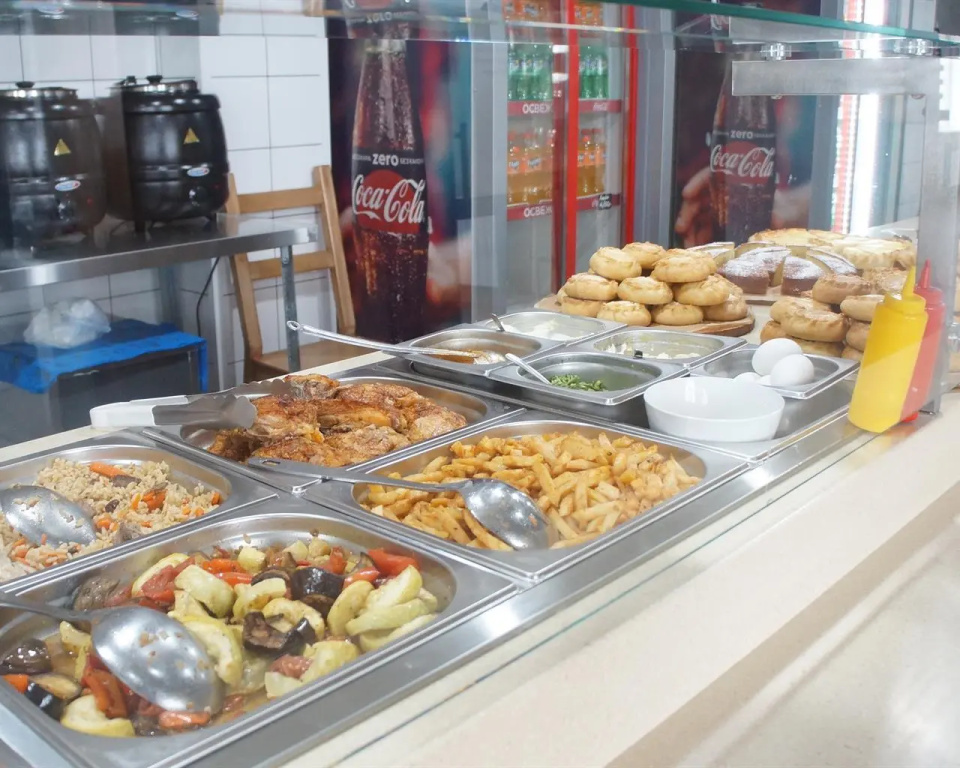 Food & Beverage