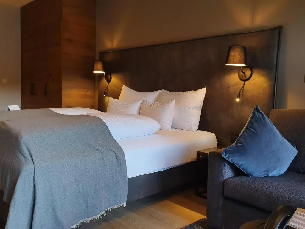 Deluxe Double room with balcony (full double bed)