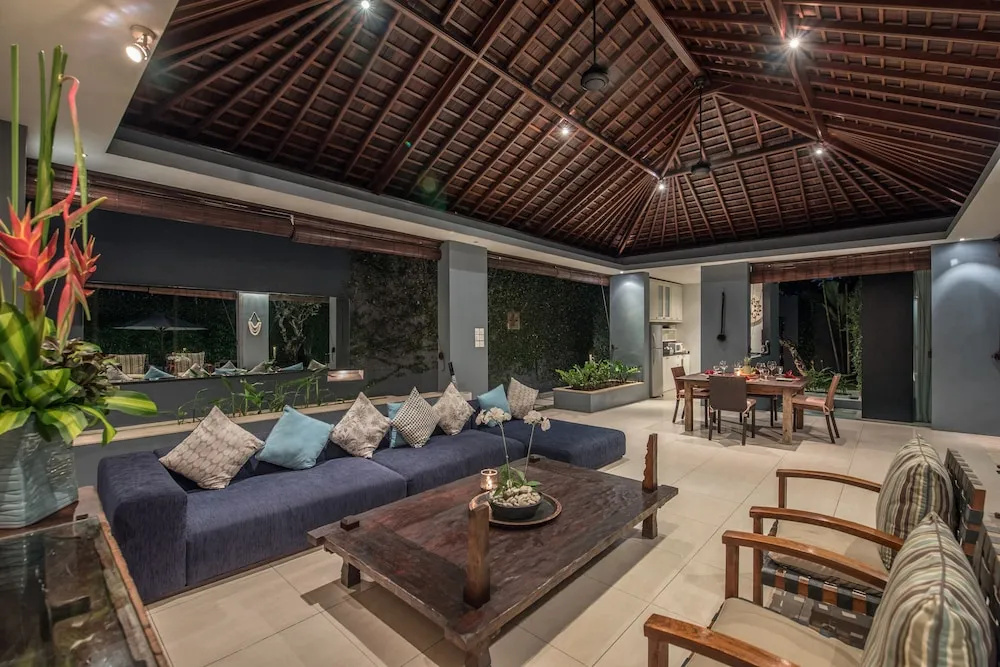 1 Bedroom Villa with pool view