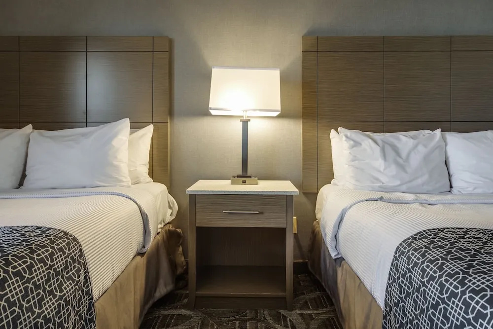 Monte Carlo Inn Airport Suites - Chambres