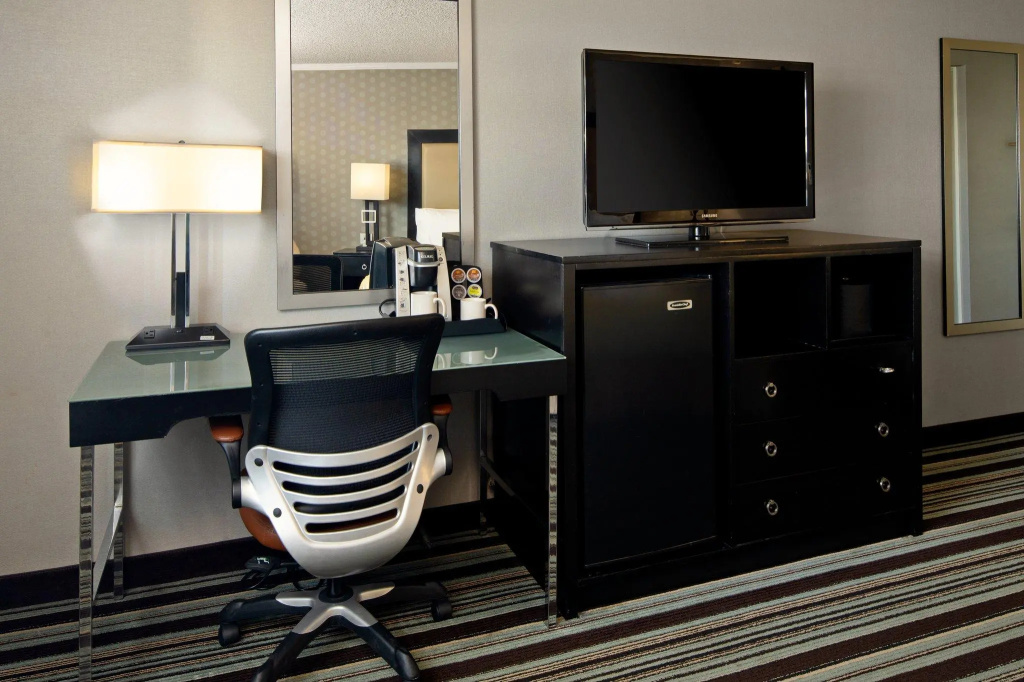 Holiday Inn Long Beach Airport Hotel and Conference Center by IHG - Chambres