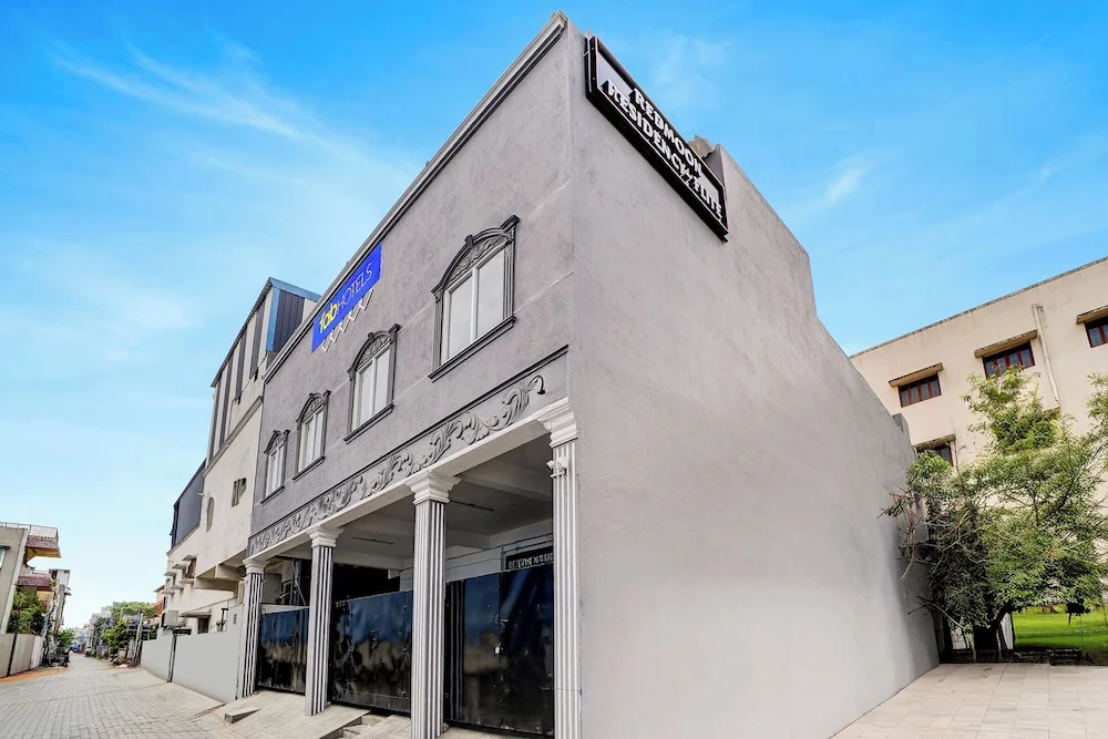 Fabhotel Redmoon Residency Elite